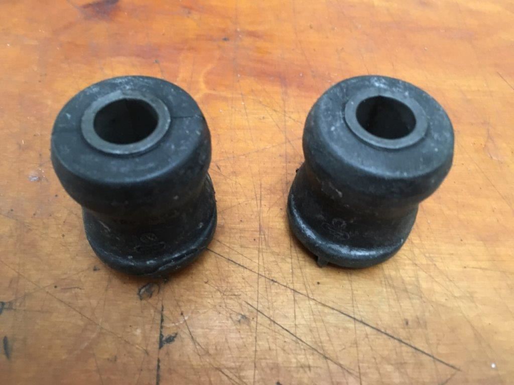 VW NOS. 113 411 315 Roll bar bushing